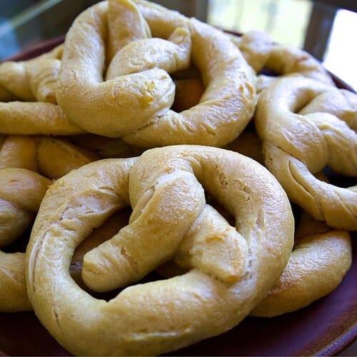 sourdough-soft-pretzels-with-starter-glass-table