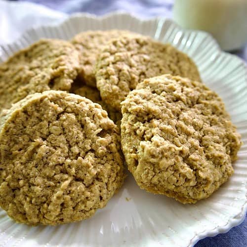 oatmeal-vegan-cookies-plated