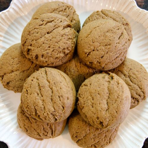 vegan-gingersnap-cookie-recipe-plated