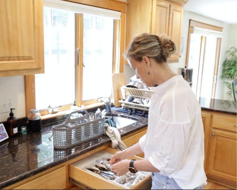 putting-utensils-away-in-drawer