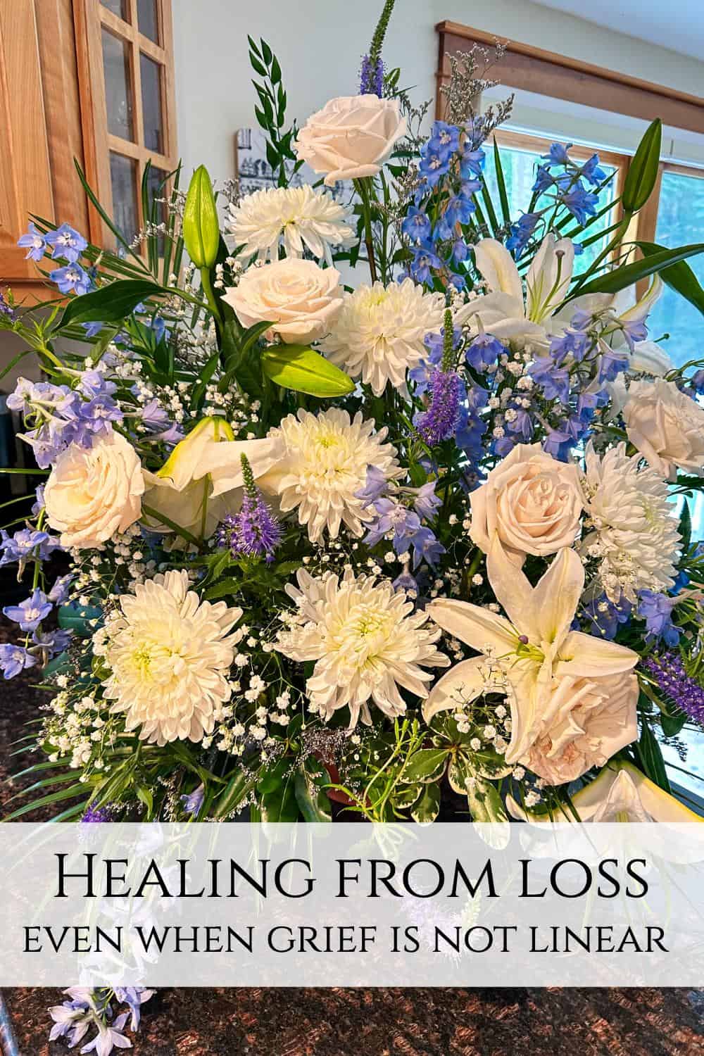 purple-pink-white-flower-arrangement
