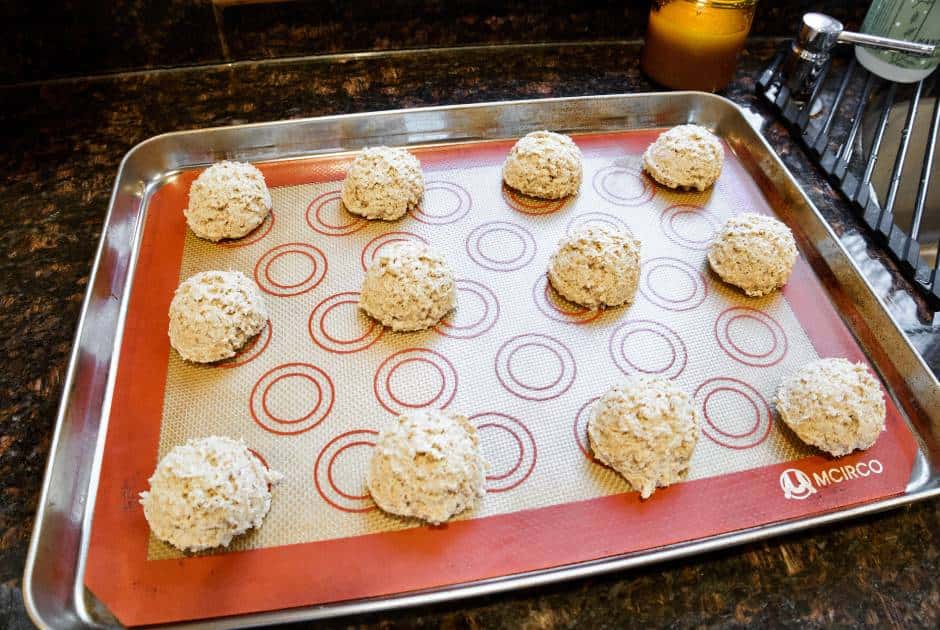 oatmeal-cookie-dough-silicone-cookie-sheet