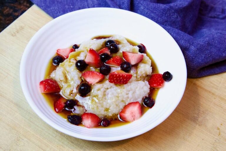 cream-of-wheat-bowl-strawberries-blueberries-maple-syrup