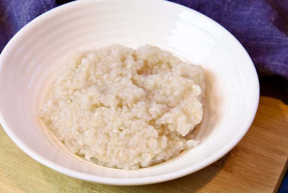 cooked-cream-of-wheat-in-white-bowl