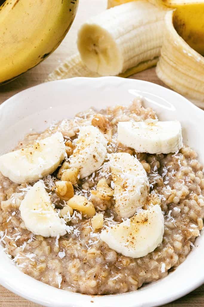 steel cut oats with bananas and walnuts