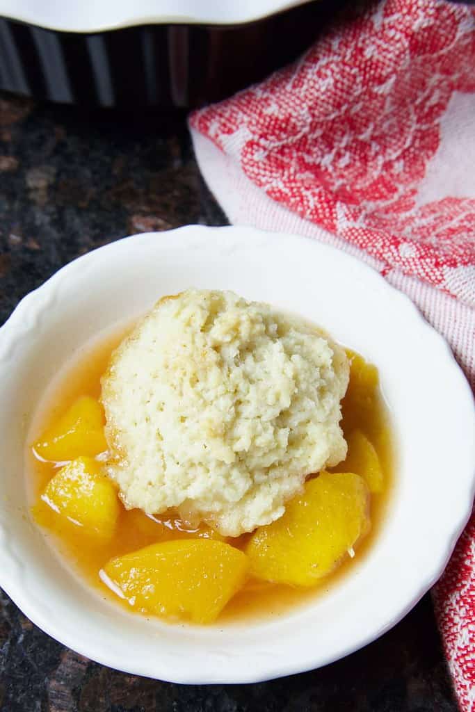 serving size dish of sugar free peach cobbler