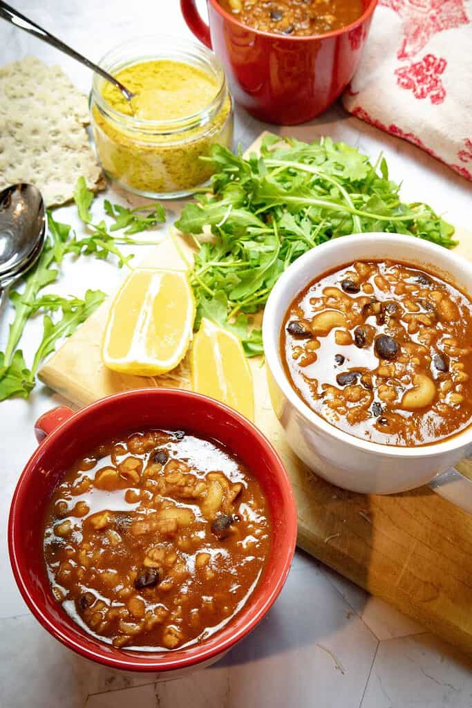 two mugs of black bean vegan chili