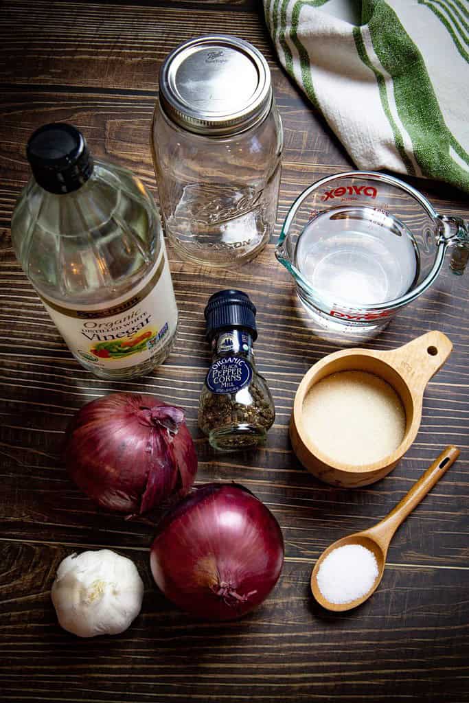 ingredients-to-make-pickled-red-onions