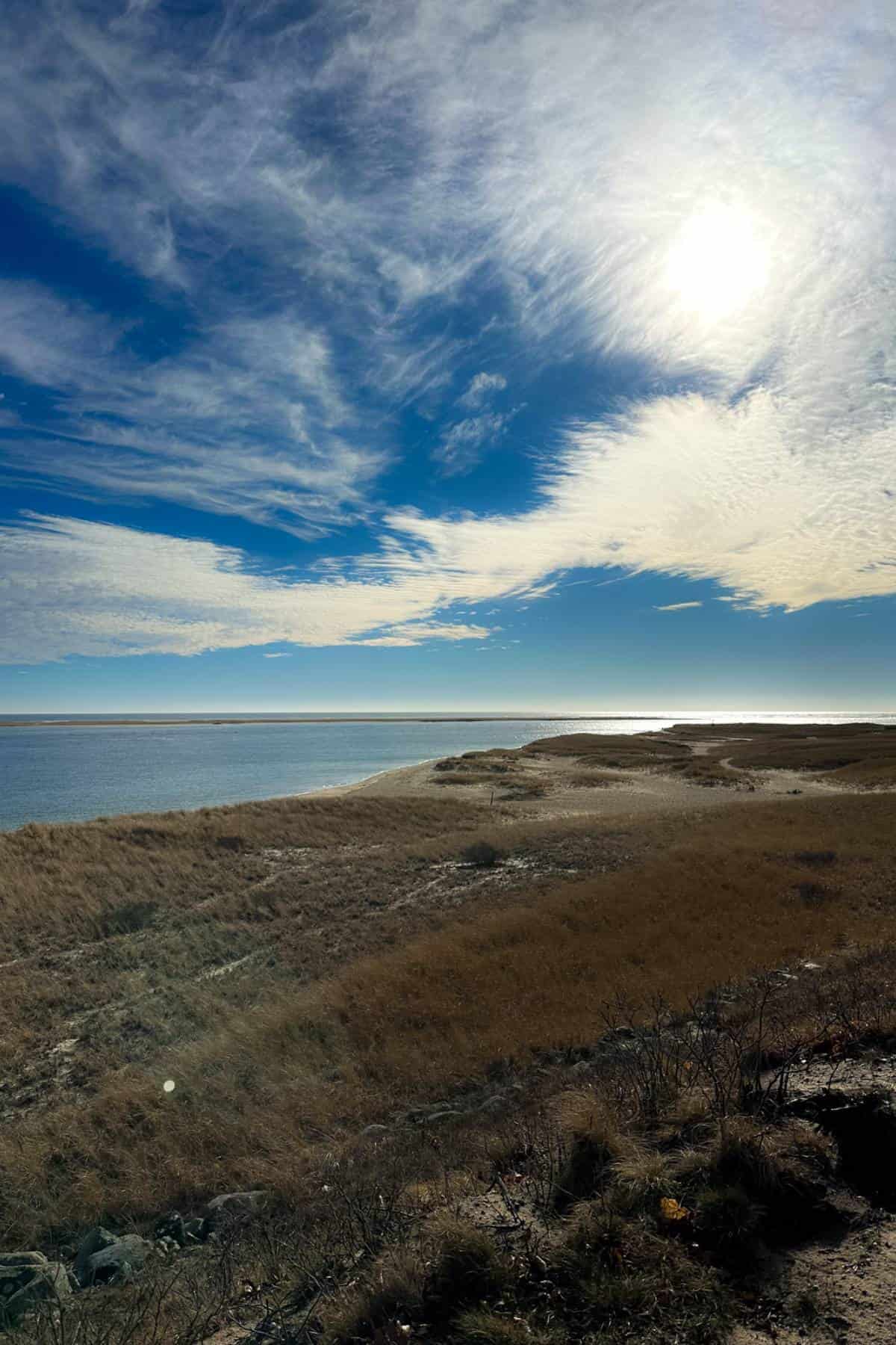 early-morning-cloudy-blue-sky-shoreline