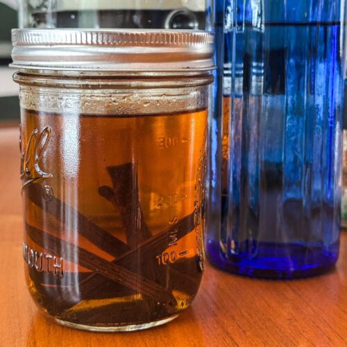 homemade-vanilla-extract-with-vanilla-beans-in-mason-jar