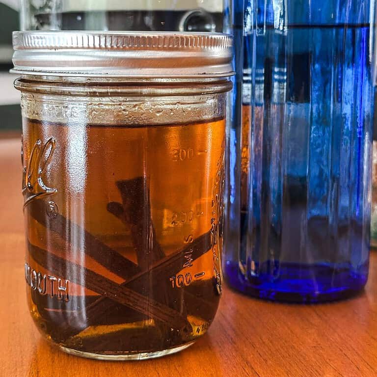 homemade-vanilla-extract-with-vanilla-beans-in-mason-jar