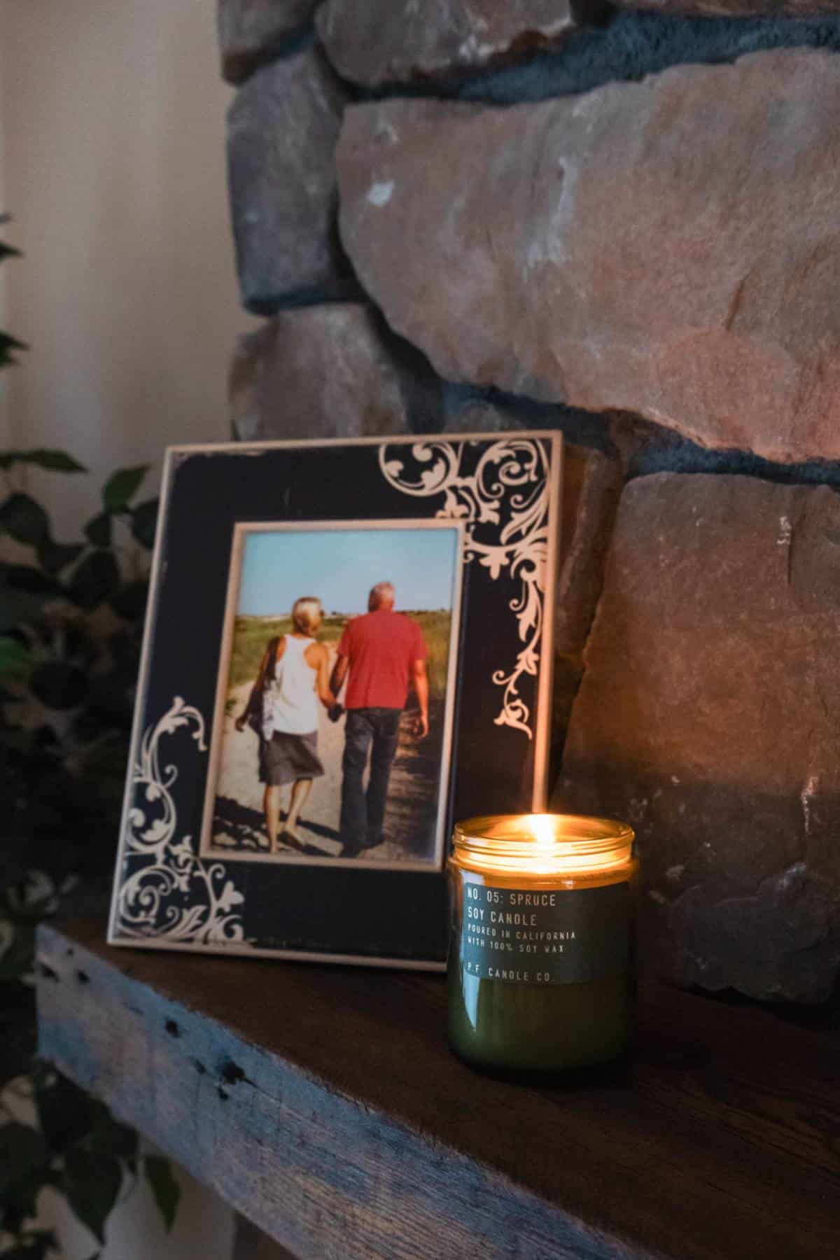 candle-on-mantle-with-picture-frame