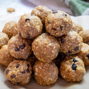 peanut-butter-oatmeal-balls-stacked-on-a-plate