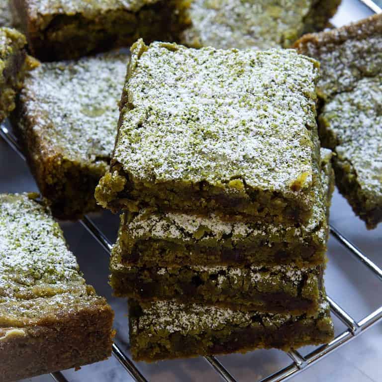 vegan-chocolate-chip-matcha-brownies